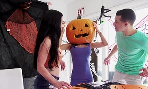 Stepmom's Head Stucked In Halloween Pumpkin, Stepson Helps With His Big Dick! - Tia Cyrus, Johnny